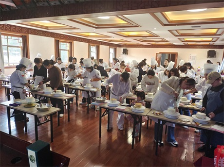 ����Ů�� ���ֽ�������ʮ�������Ϸƽ̨��վ���ſ�չ�����ˡ���Ů�ڵ���DIY�˶�