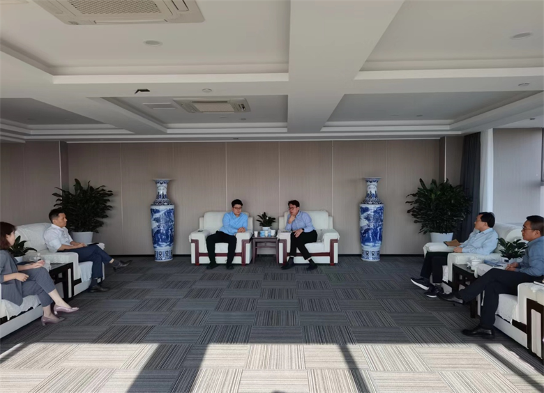 �����������ķ��е�ί��ǳ���һ�е��ü�����̸����